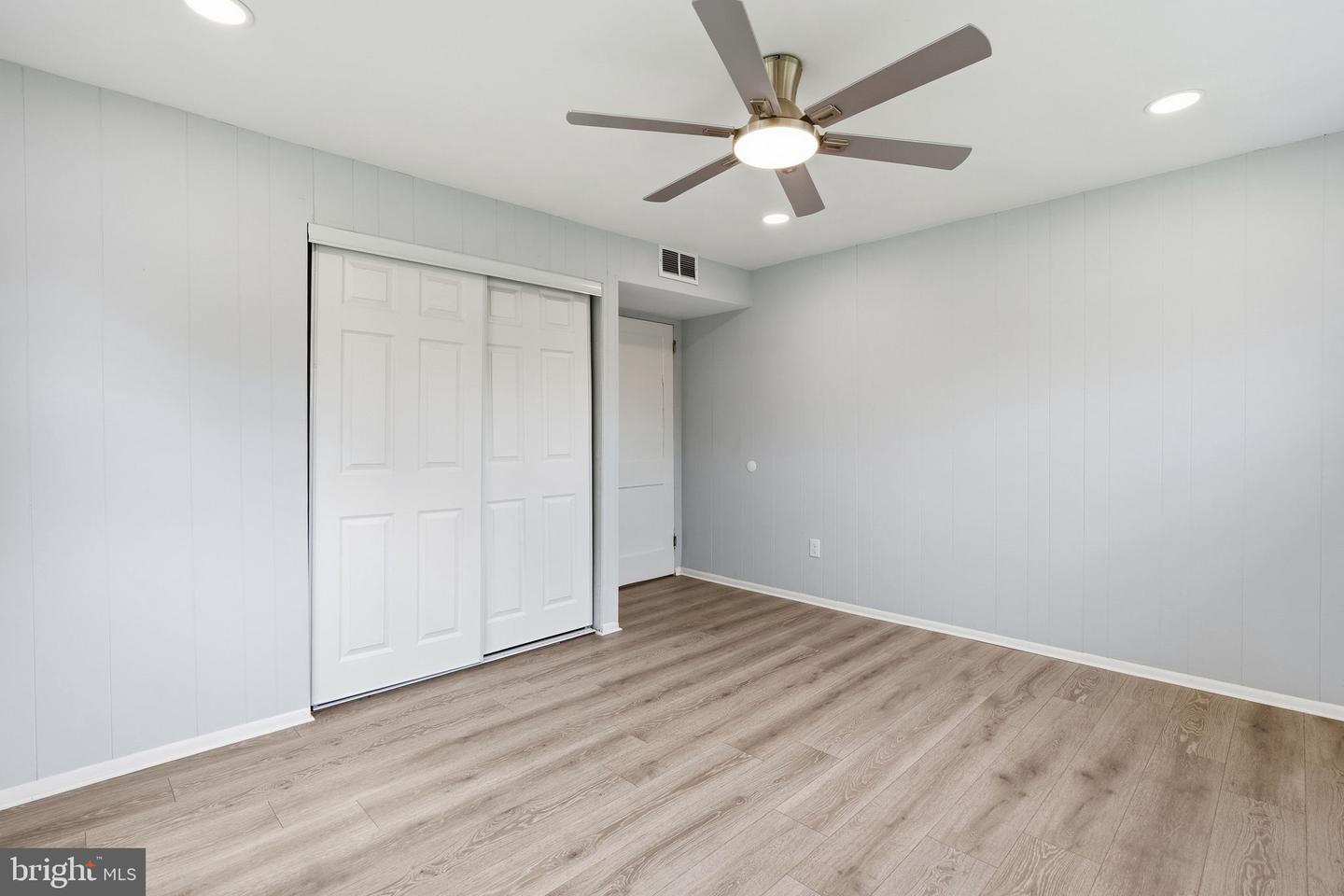 226 Oxford Cir Property Photo 13