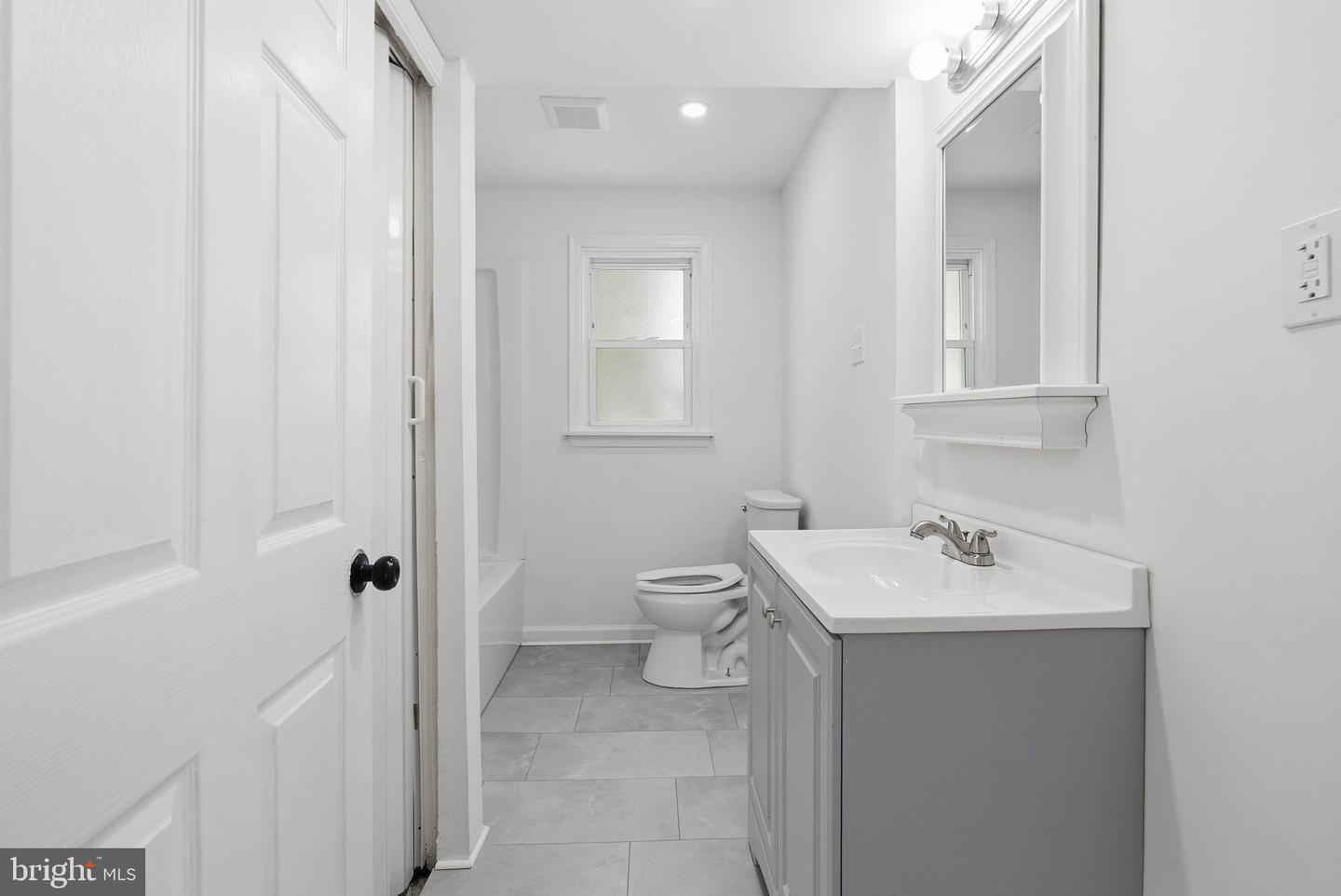 226 Oxford Cir Property Photo 15