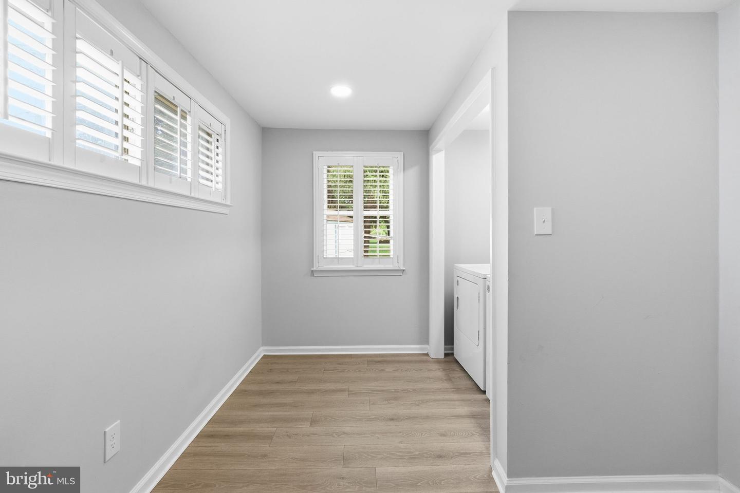 226 Oxford Cir Property Photo 17