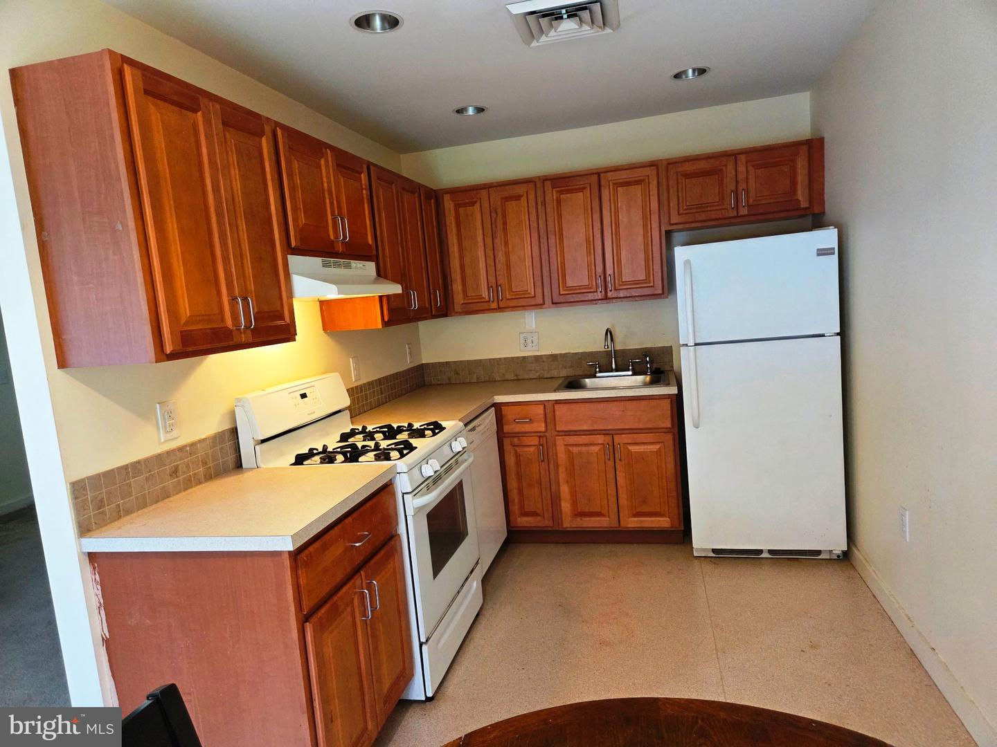 1600 Church Rd #b108 Property Photo 7