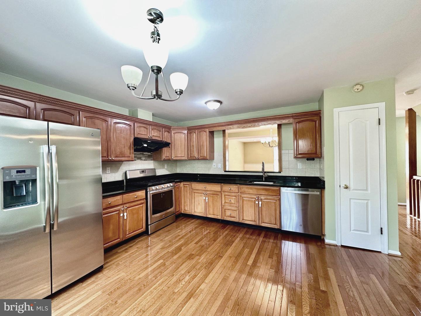 3409 Carriage Ct Property Photo 5
