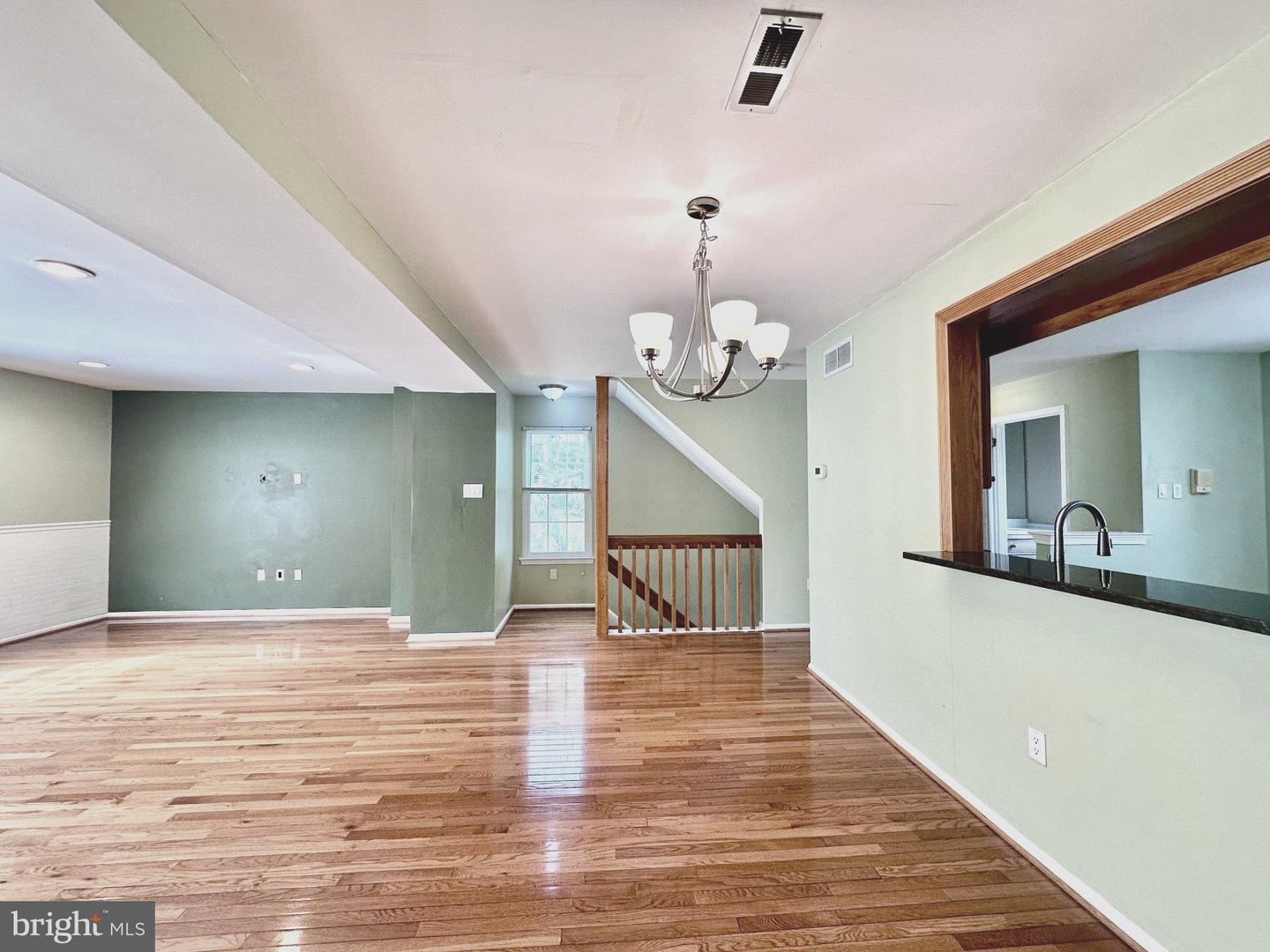 3409 Carriage Ct Property Photo 6