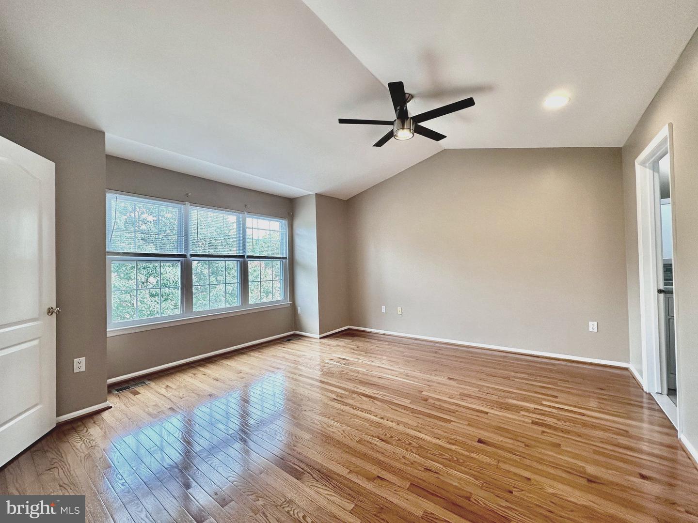 3409 Carriage Ct Property Photo 9