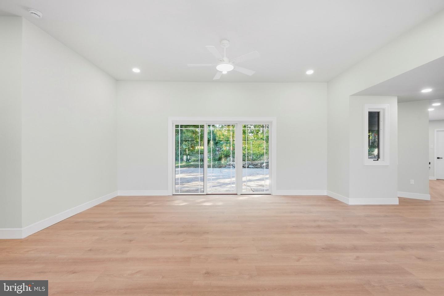 587 Moreland Rd Property Photo 14