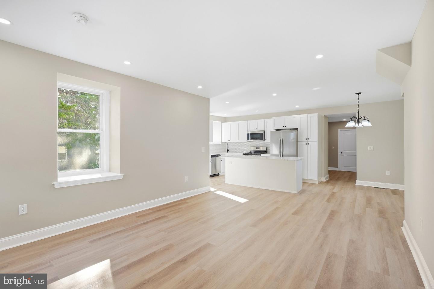 514 East Ave # Property Photo 6