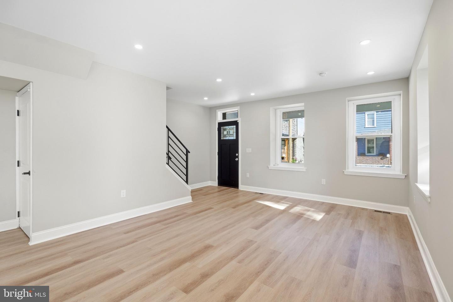 514 East Ave # Property Photo 8