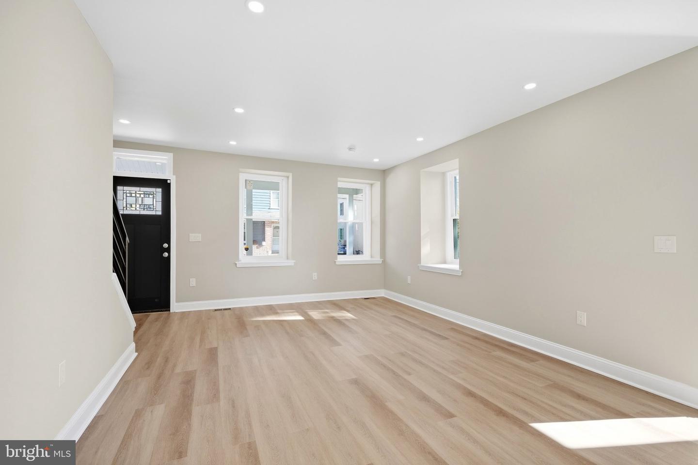 514 East Ave # Property Photo 9
