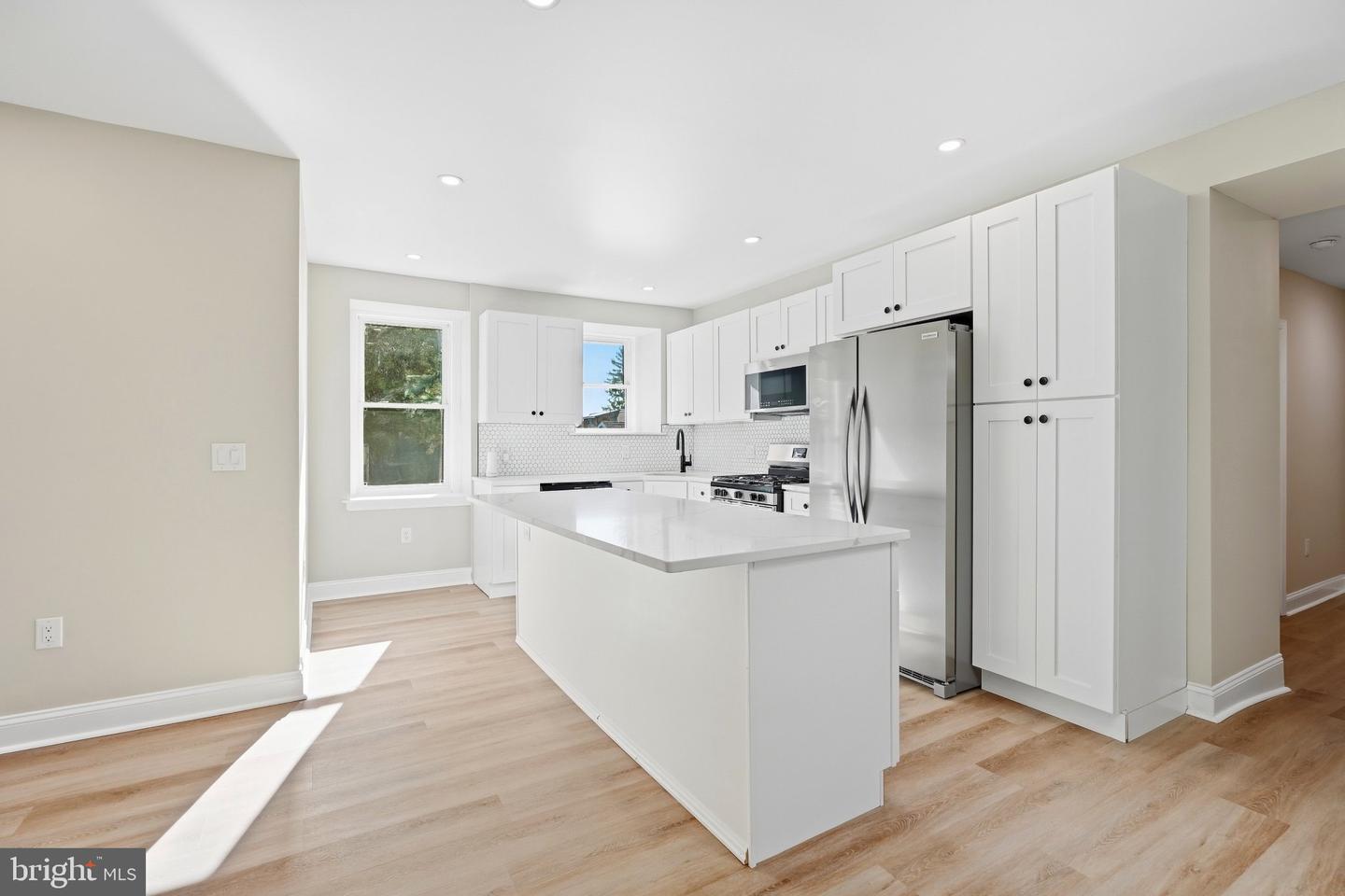 514 East Ave # Property Photo 10