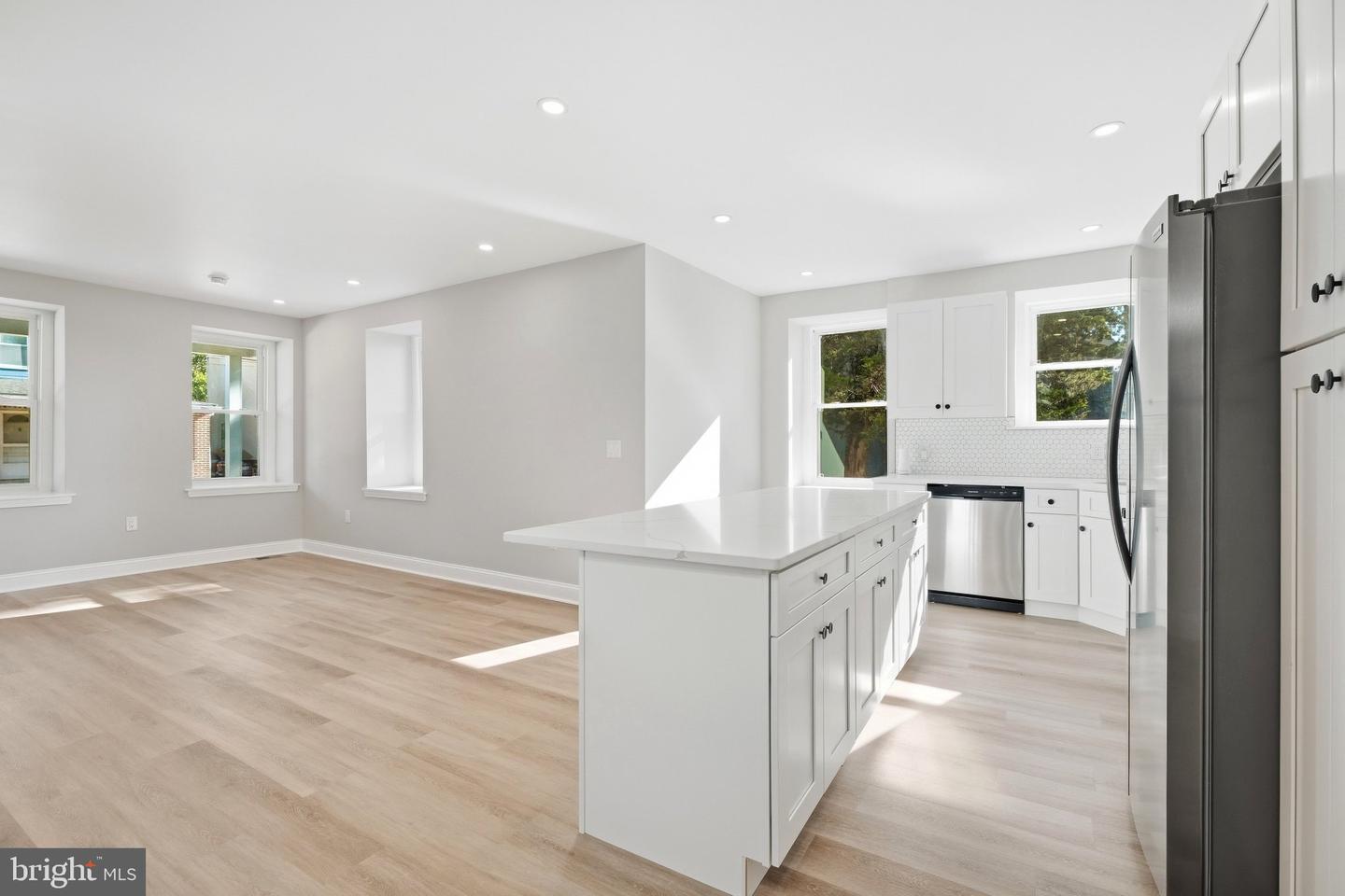 514 East Ave # Property Photo 12