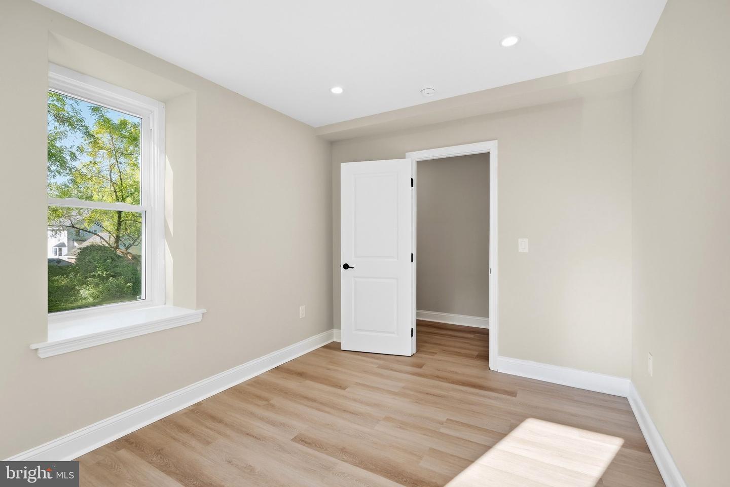 514 East Ave # Property Photo 25
