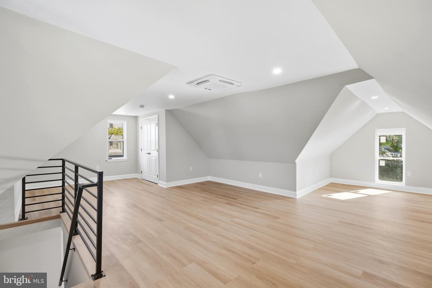 514 East Ave # Property Photo 44