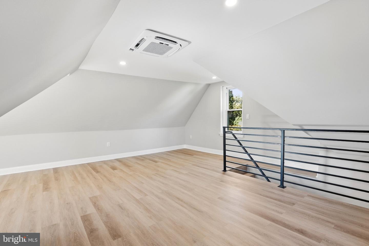 514 East Ave # Property Photo 50