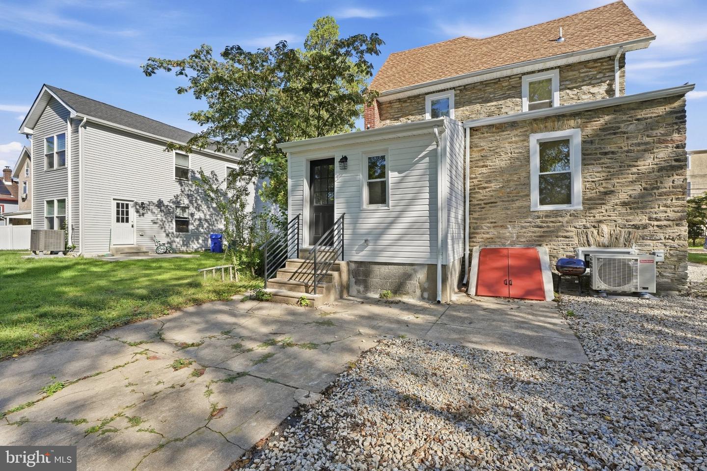 514 East Ave # Property Photo 54