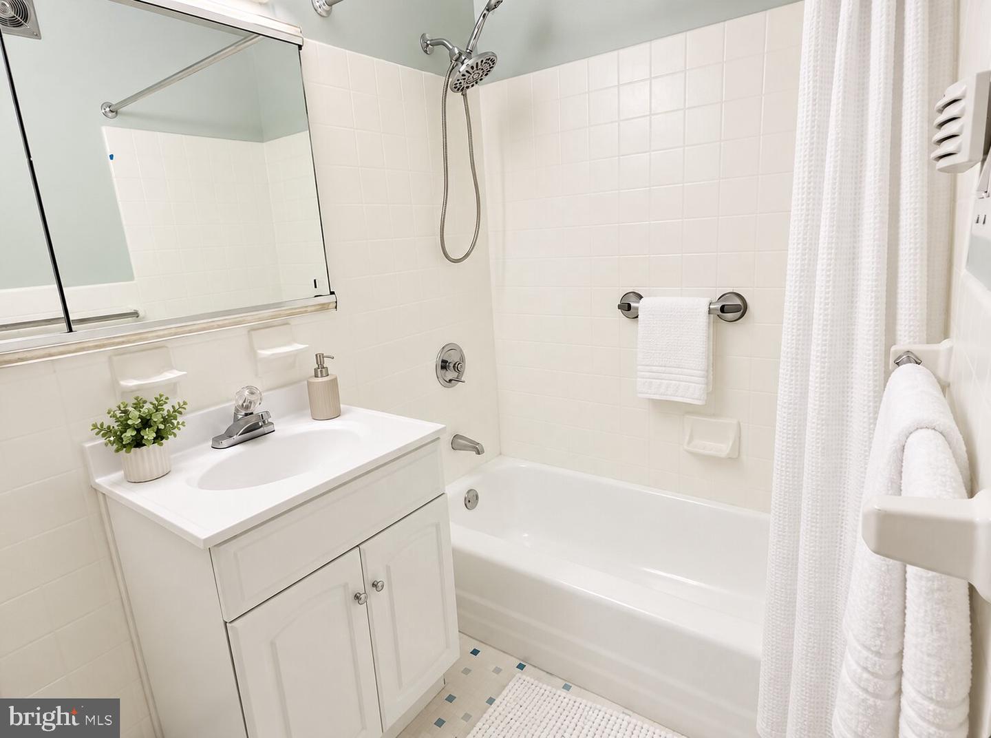 1600 Hagys Ford Rd #3p Property Photo 5