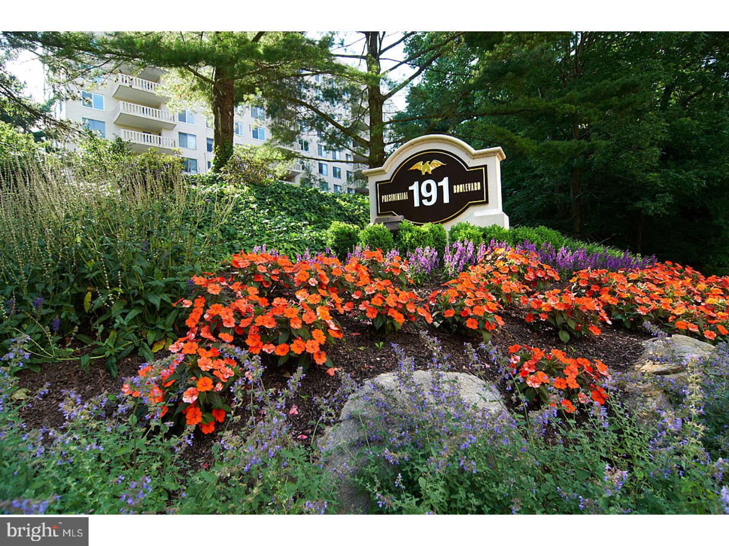 191 Presidential #r-922 - R-923 Property Photo 1