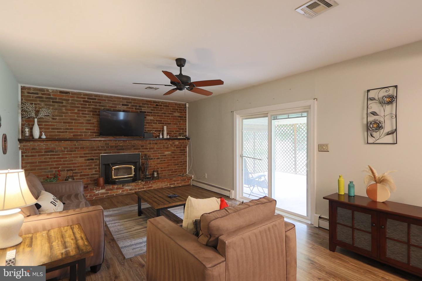 809 Hartley Pl Property Photo 4