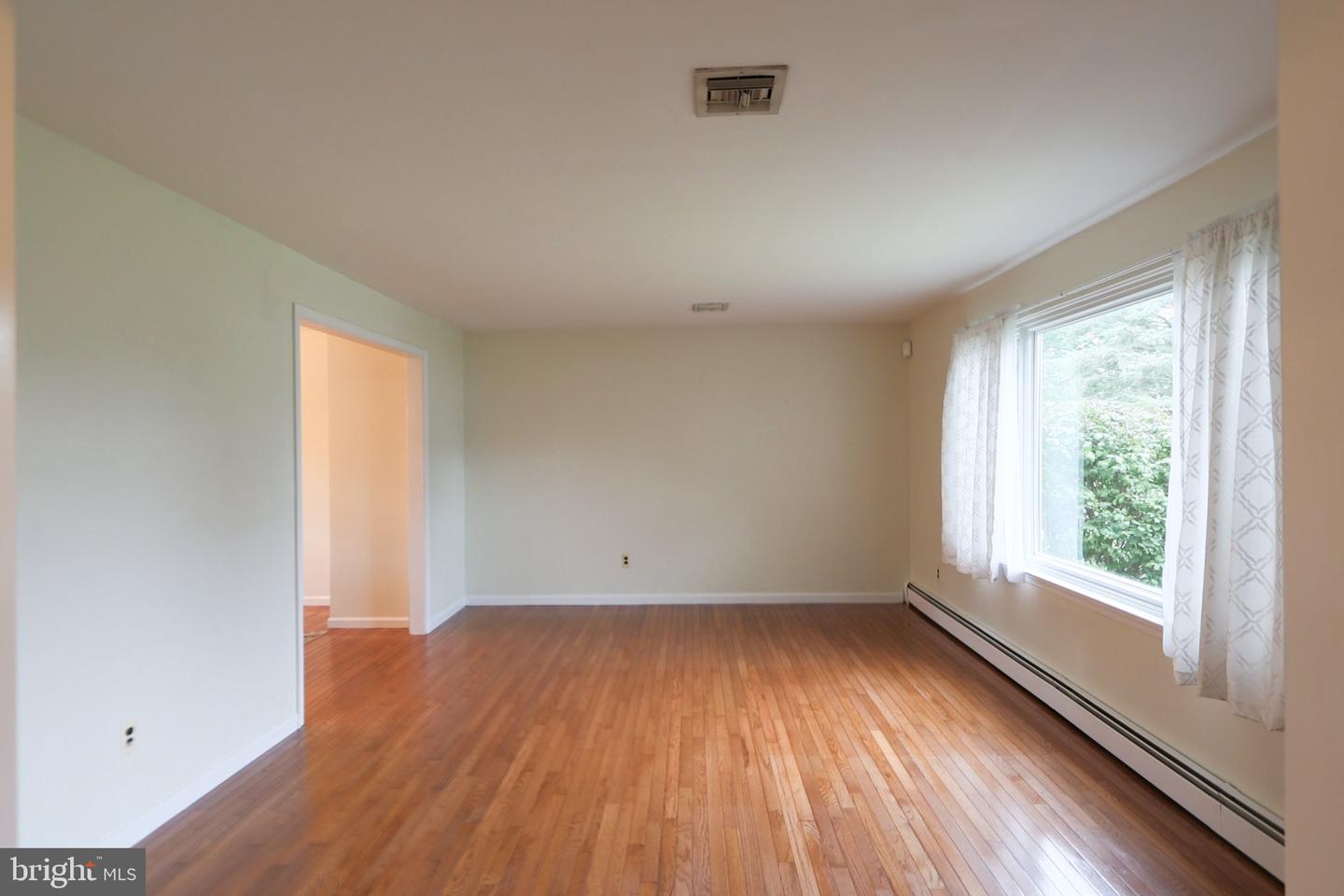 809 Hartley Pl Property Photo 5
