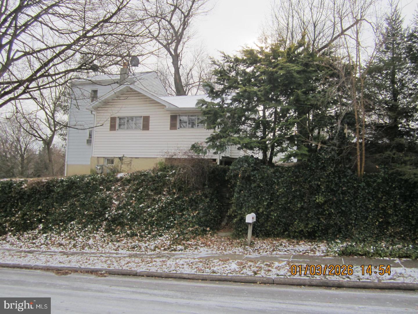 548 JEFFERSON AVE Property Photo 1