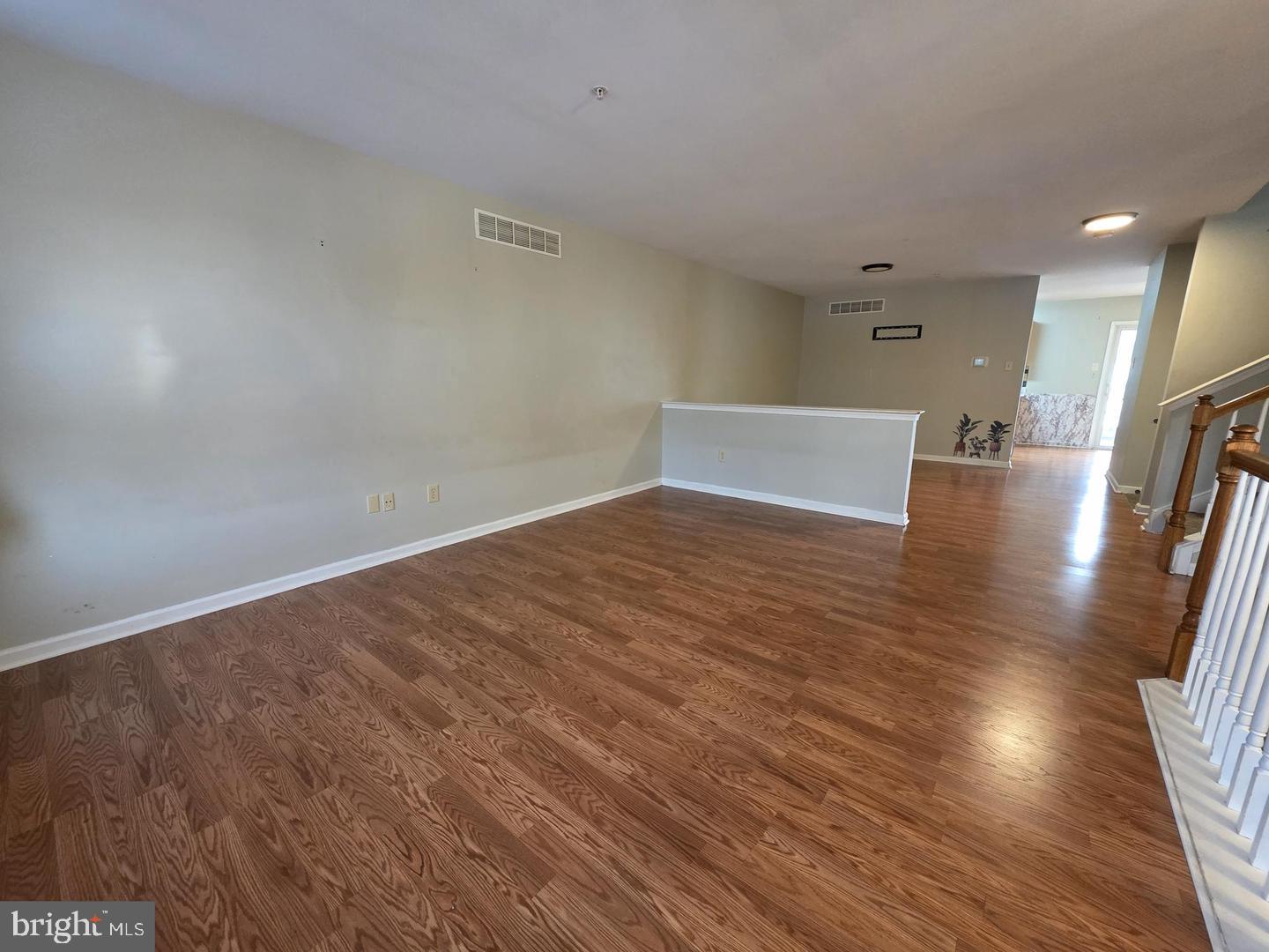 347 Glenn Rose Cir Property Photo 2