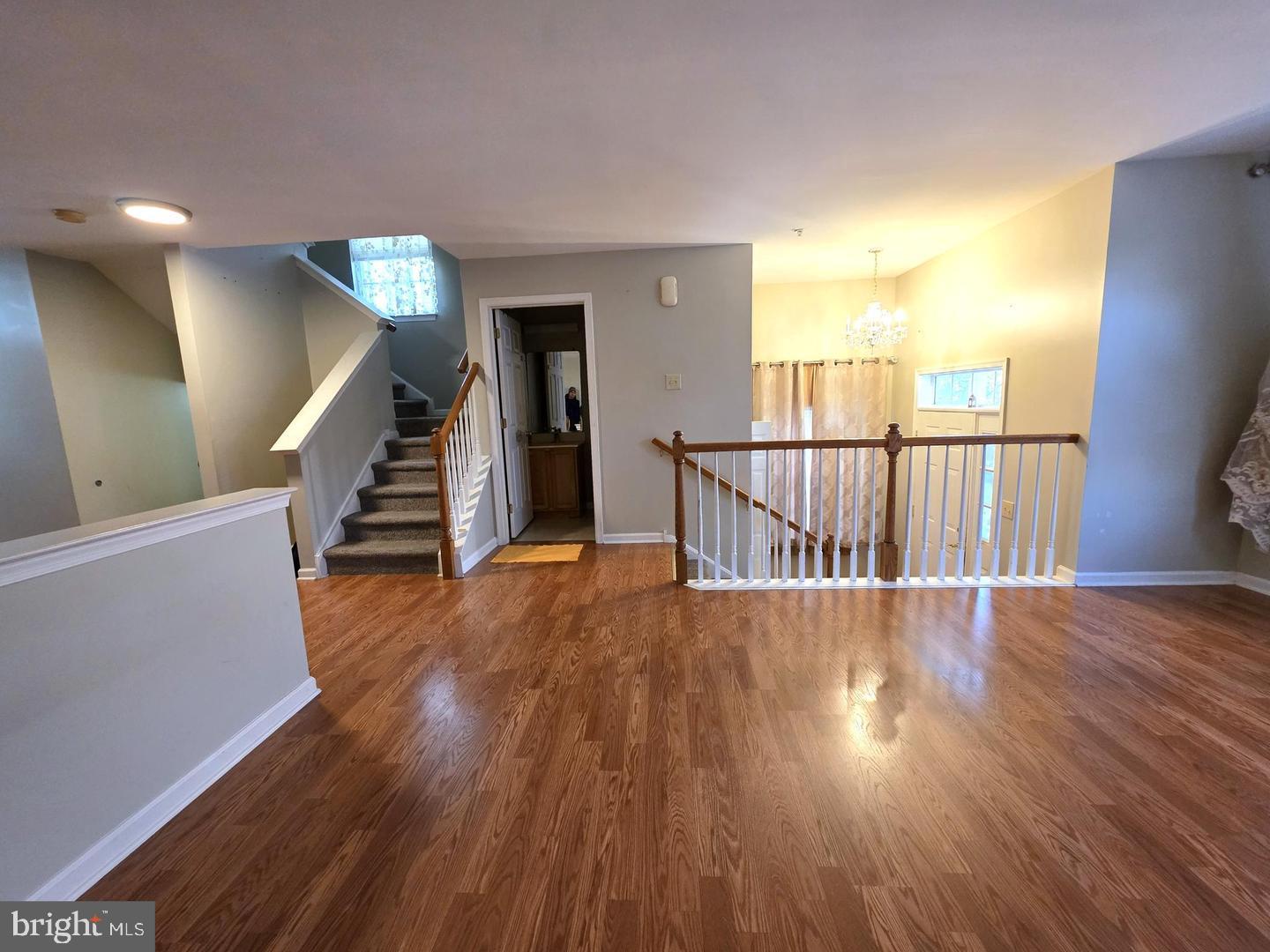 347 Glenn Rose Cir Property Photo 4