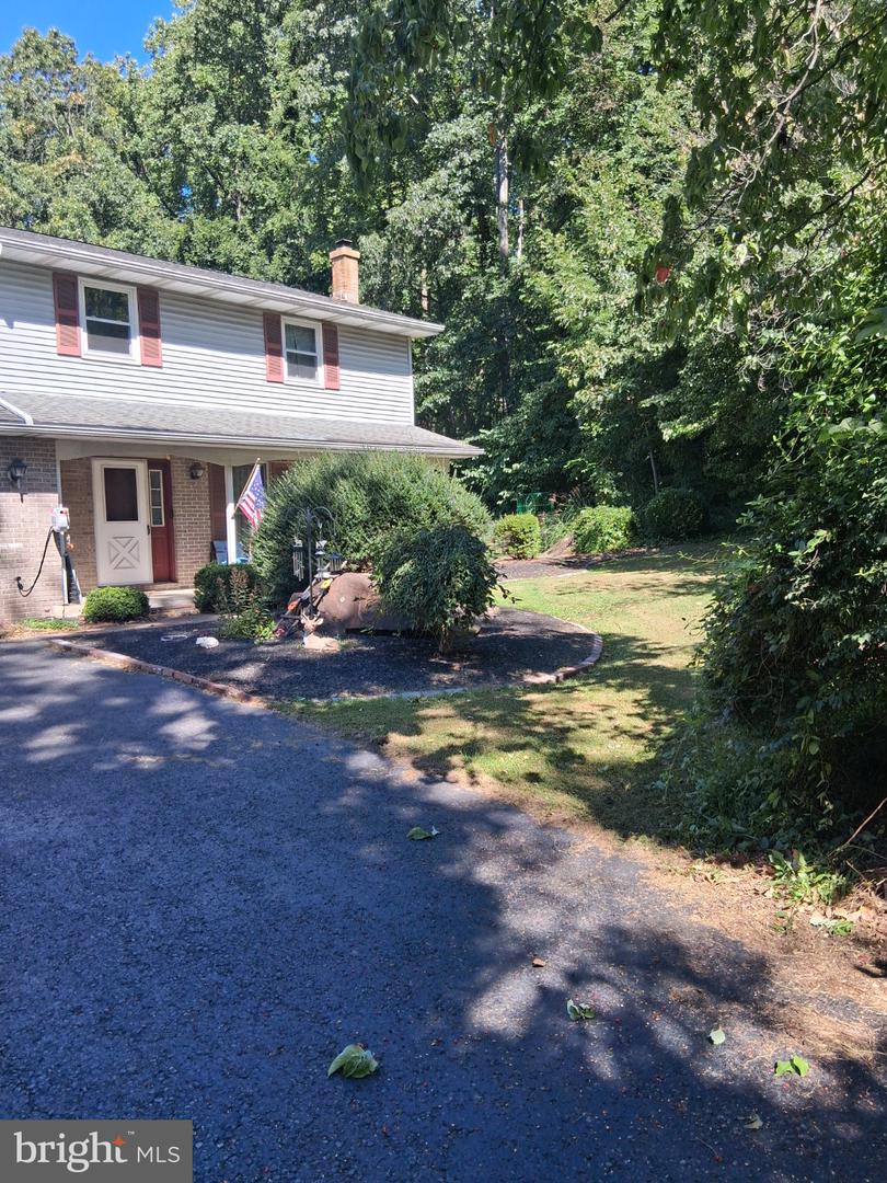 1005 Mill Hill Rd Property Photo 2