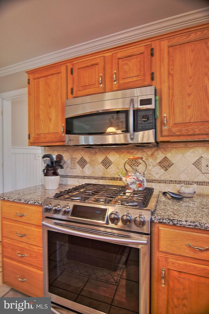 110 Willow Ln Property Photo 17