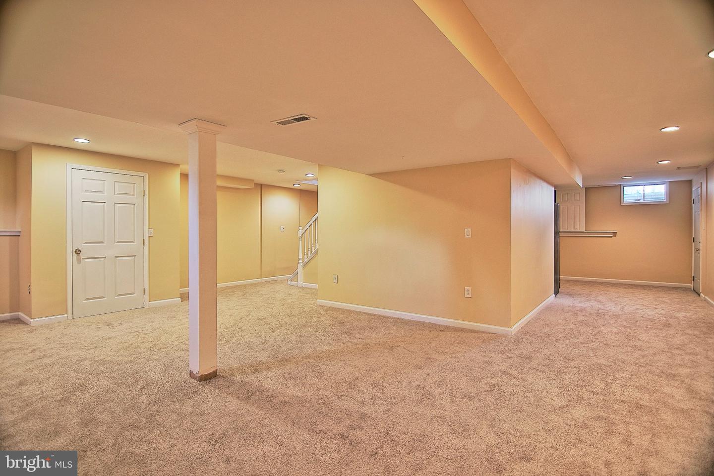 110 Willow Ln Property Photo 38