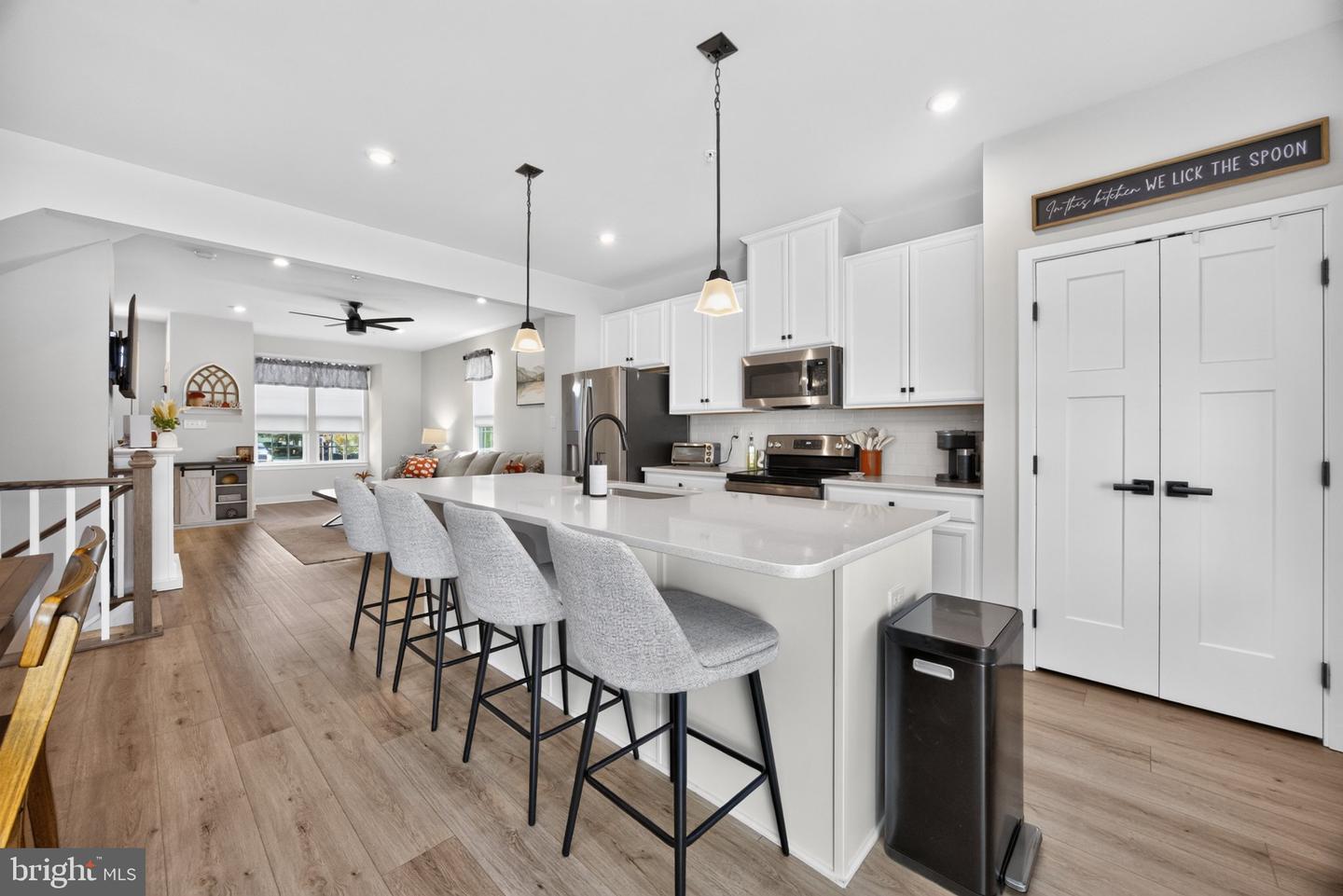 431 Market St # Property Photo 2