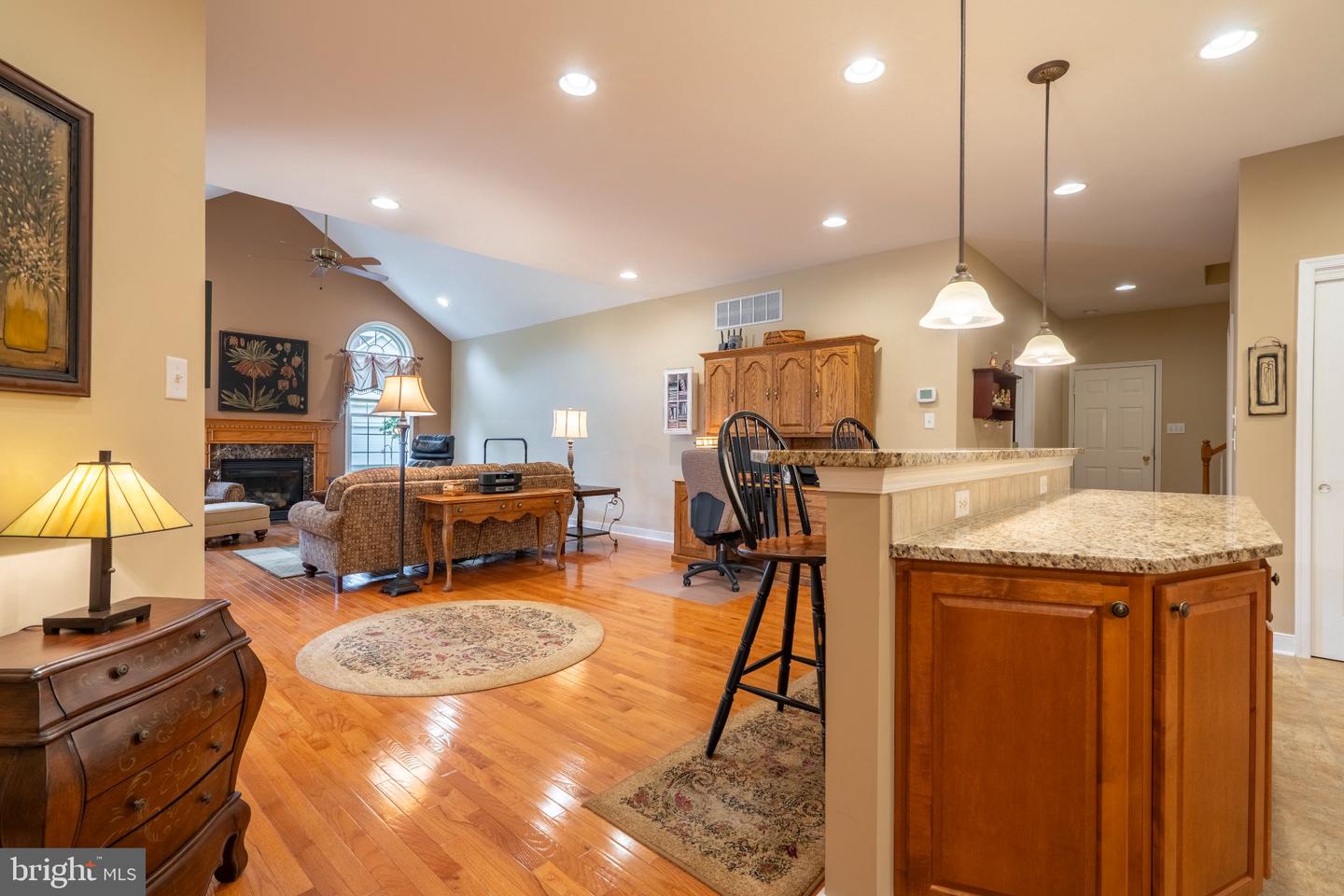 1075 Burgundy Cir Property Photo 17