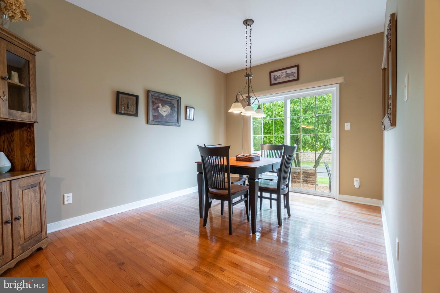 1075 Burgundy Cir Property Photo 27