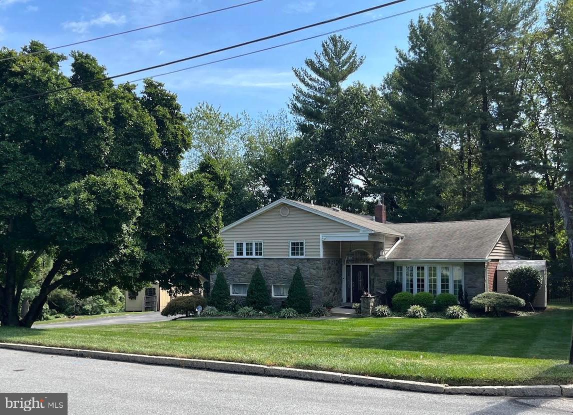 558 Sprague Rd # Property Photo 1