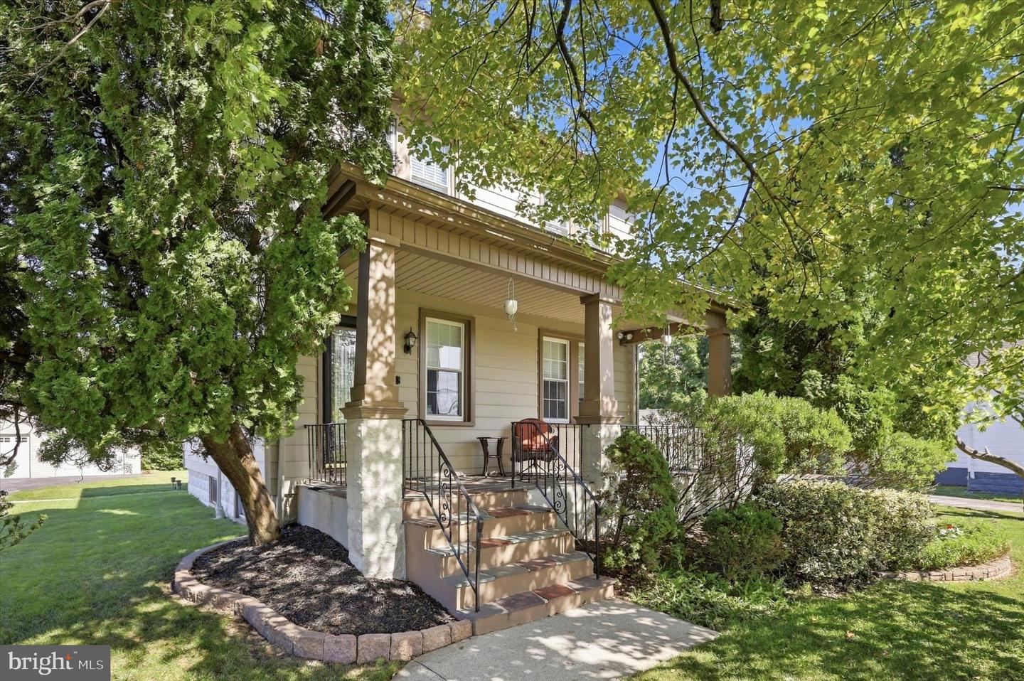136 DAVID RD Property Photo 1