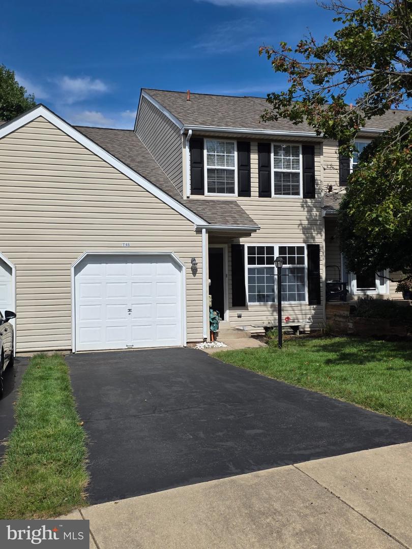 1146 OXFORD CIR # Property Photo 1