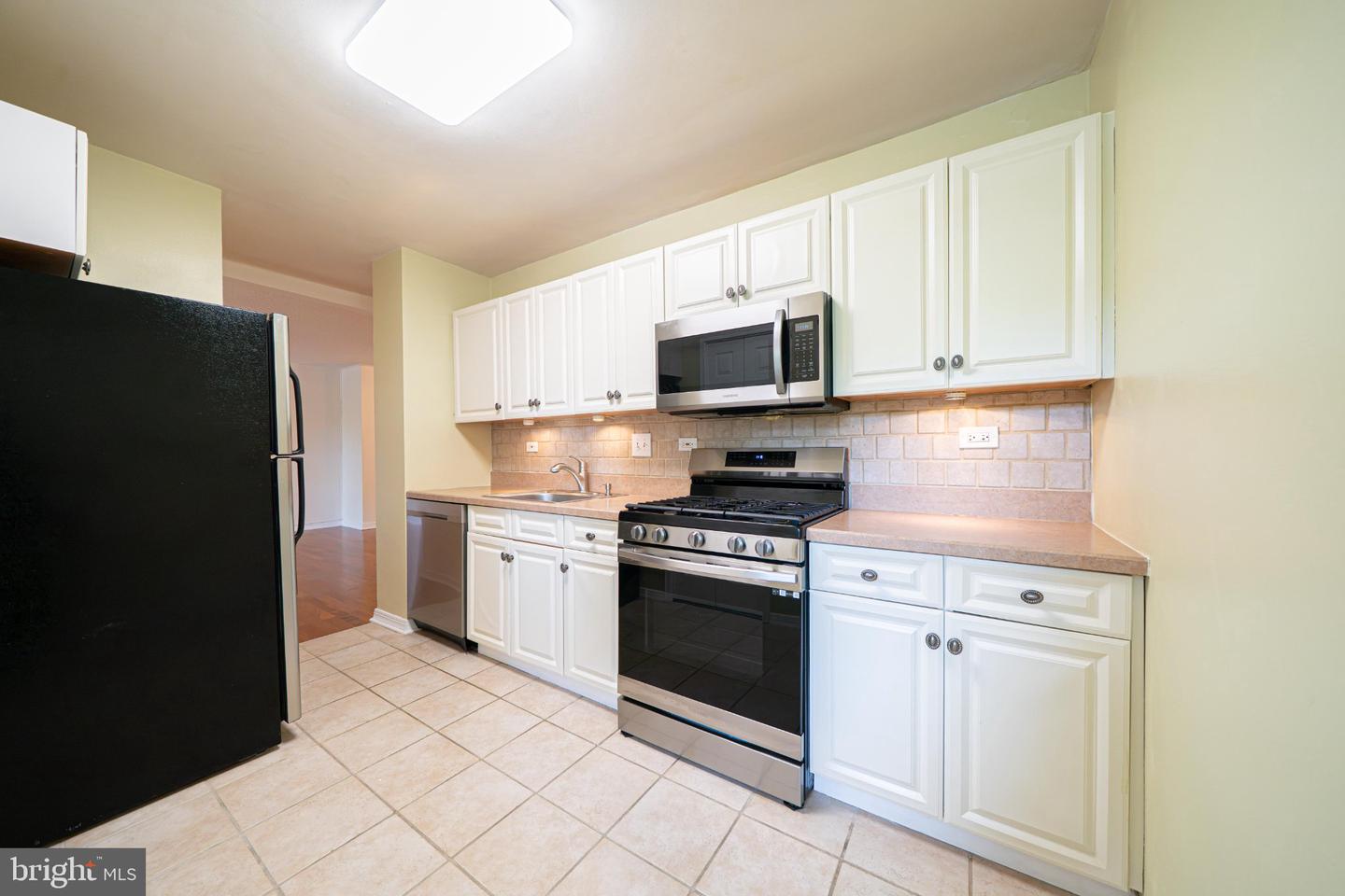 1600 Hagys Ford Rd #4j Property Photo 18
