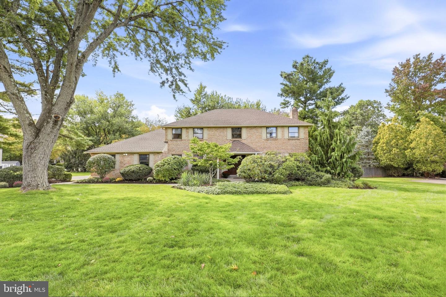 1711 Clinton Dr # Property Photo 1