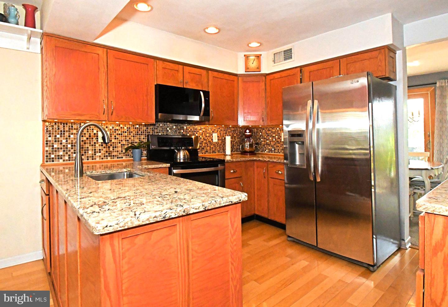 2802 Jefferson Ct # Property Photo 5