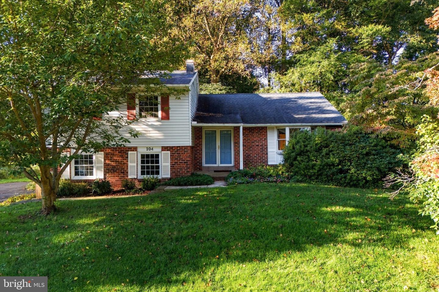 104 Clarrige Dr # Property Photo 1