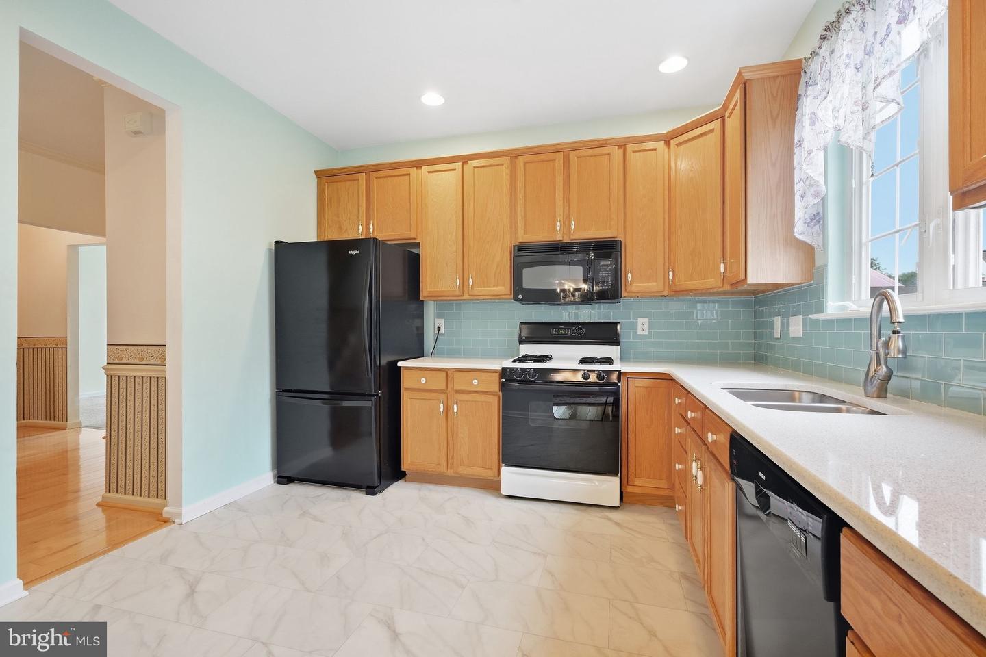 30 Wheatsheaf Ln Property Photo 9