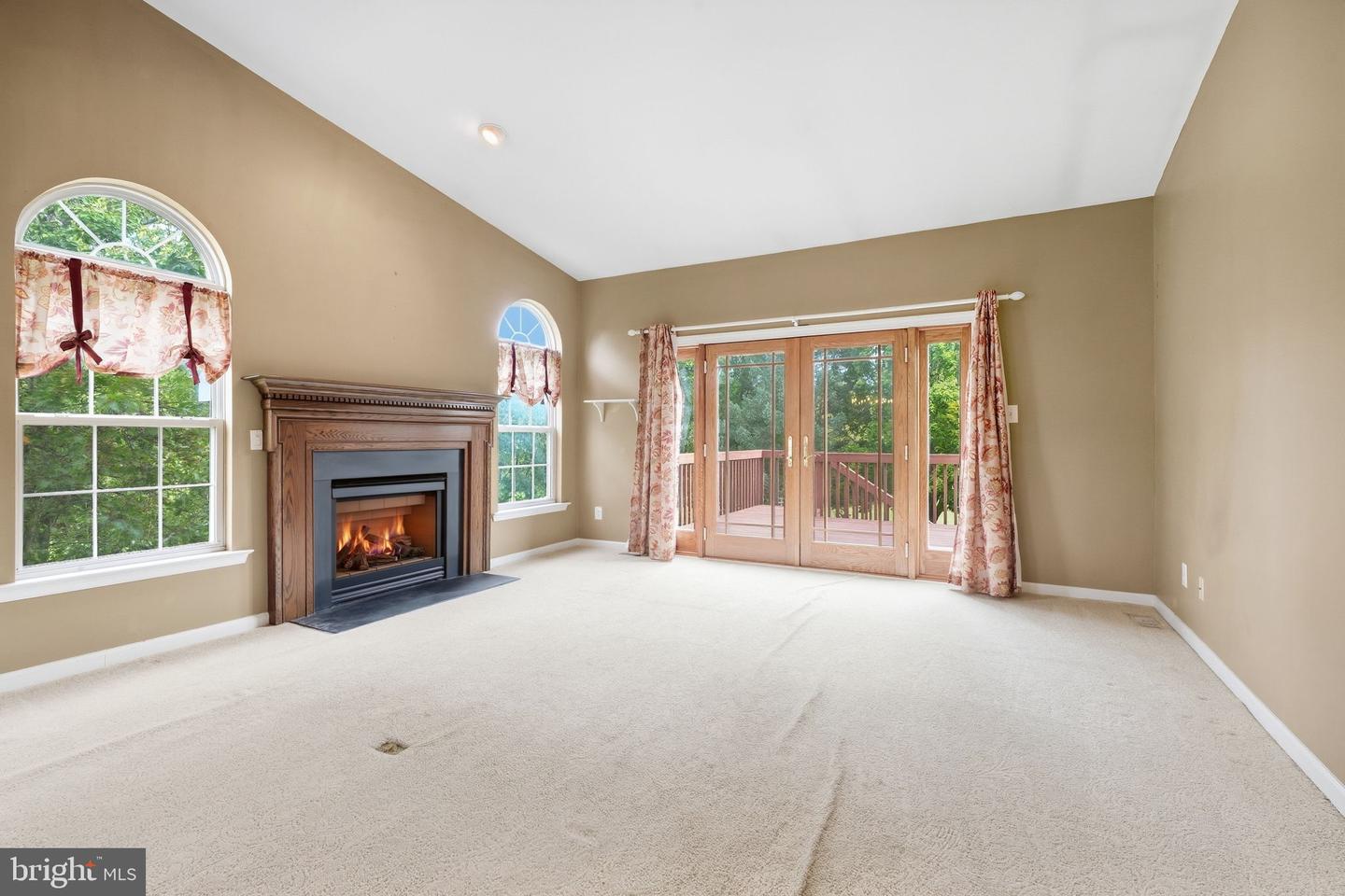 30 Wheatsheaf Ln Property Photo 12