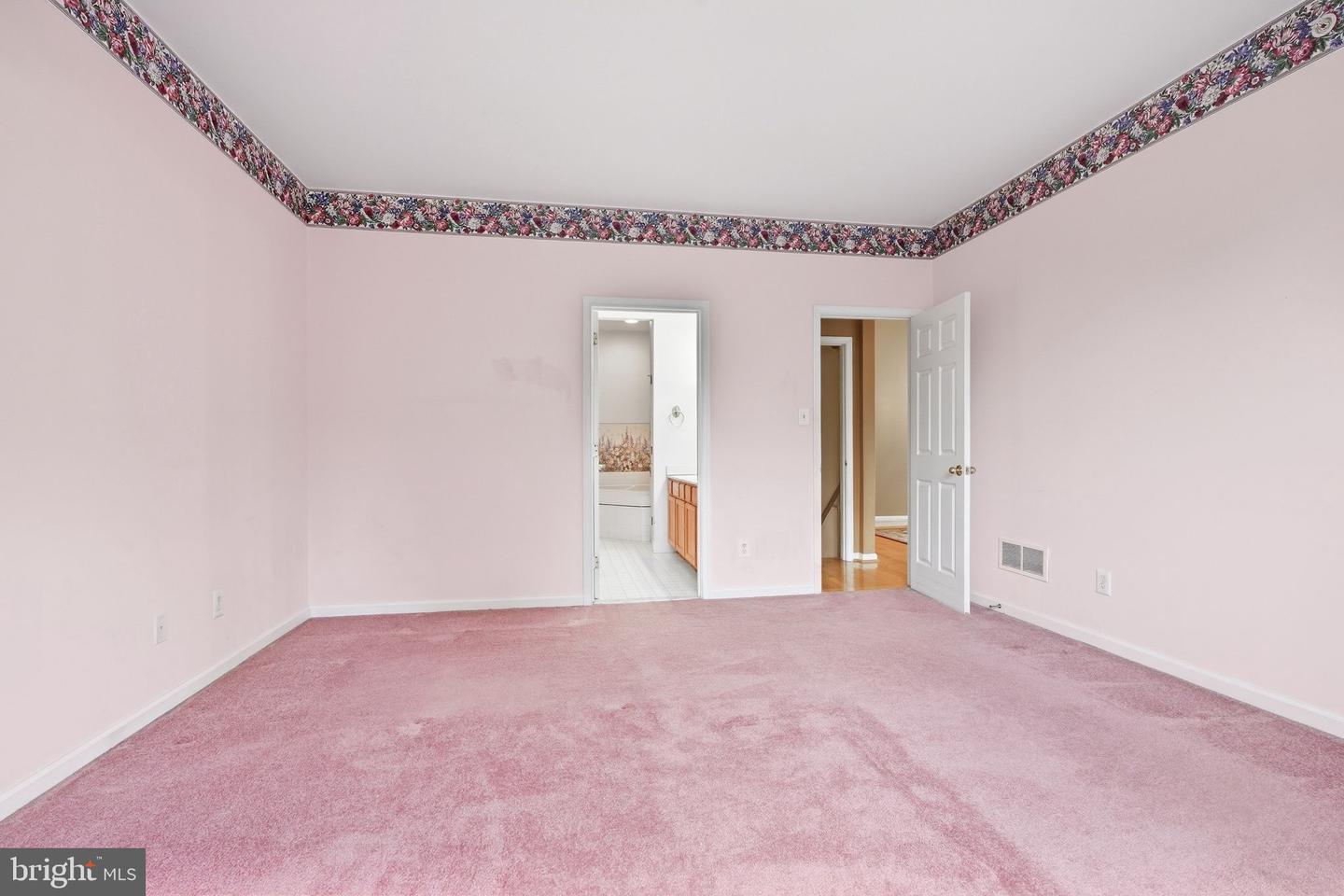 30 Wheatsheaf Ln Property Photo 15