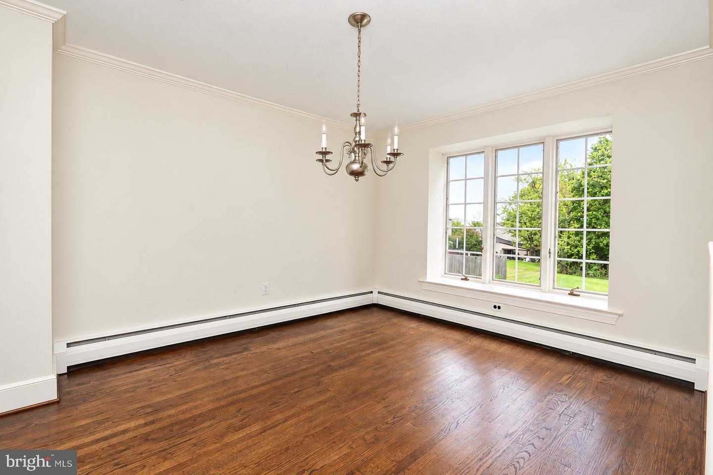 3016 Brambling Ln Property Photo 5