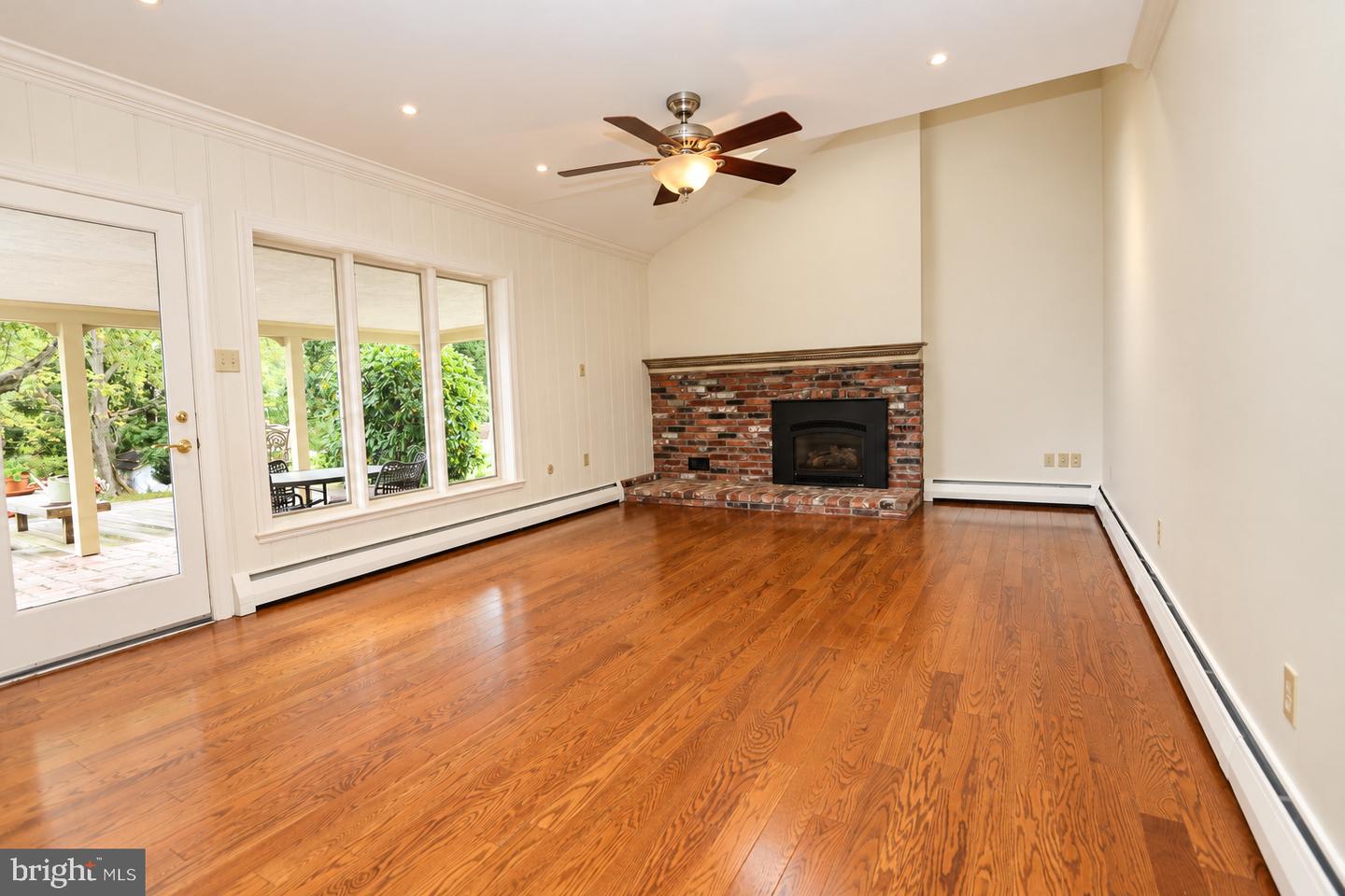 3016 Brambling Ln Property Photo 9