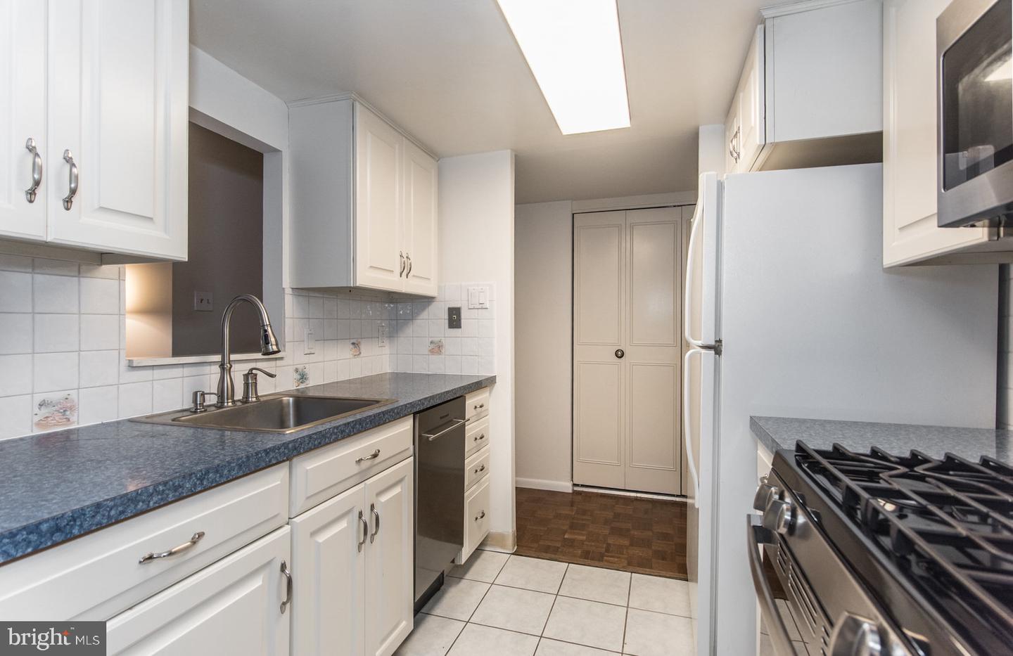 100 West Ave #606-w Property Photo 6