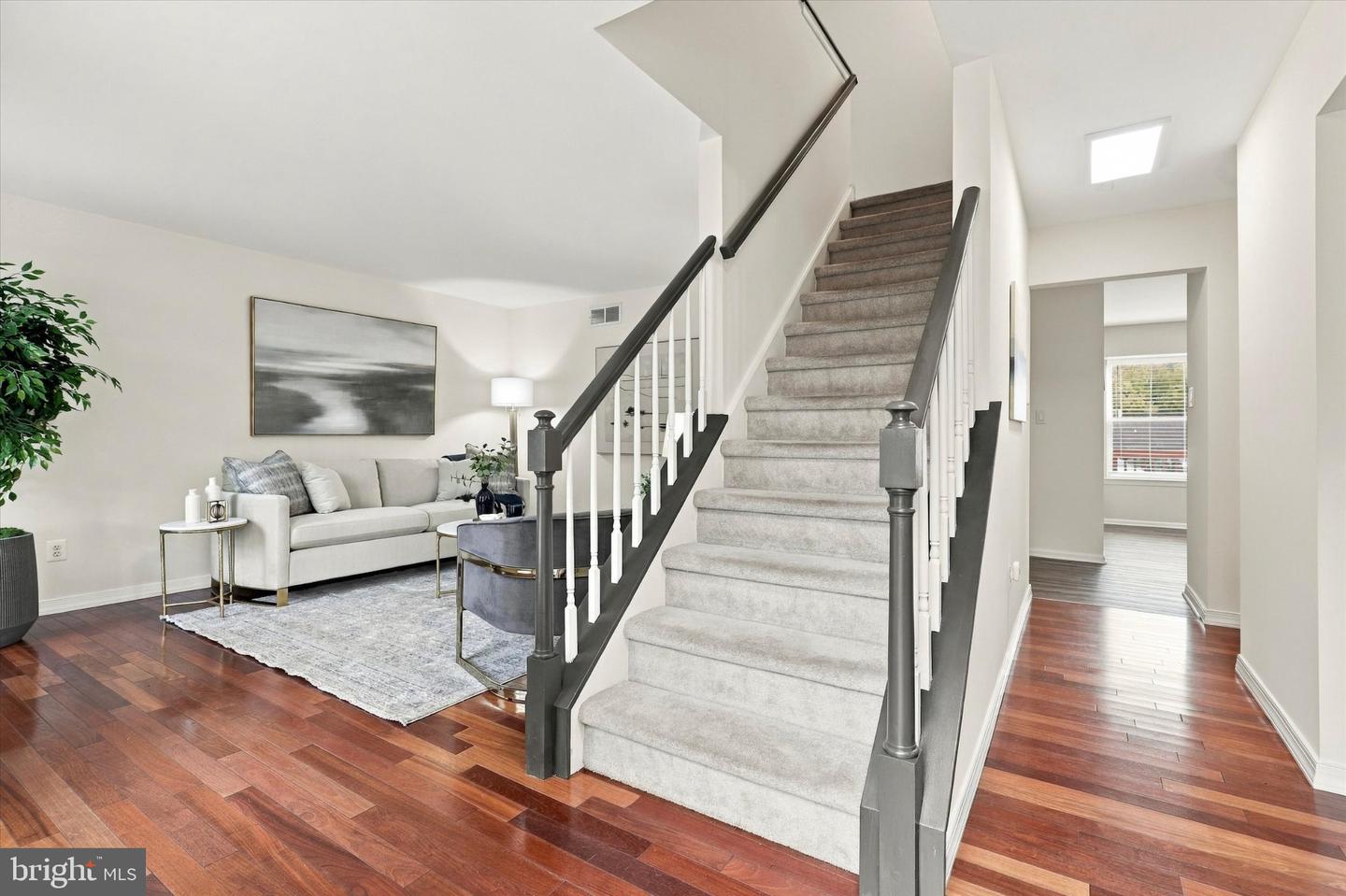 109 Shelburne Dr Property Photo 3