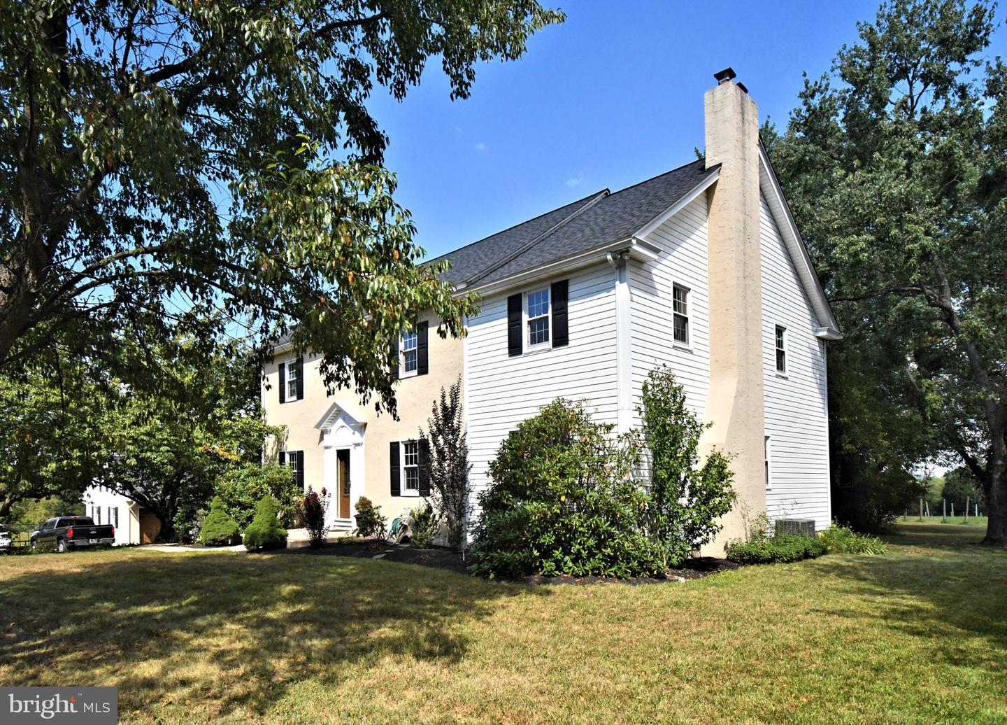 204 Neiffer Rd Property Photo 3