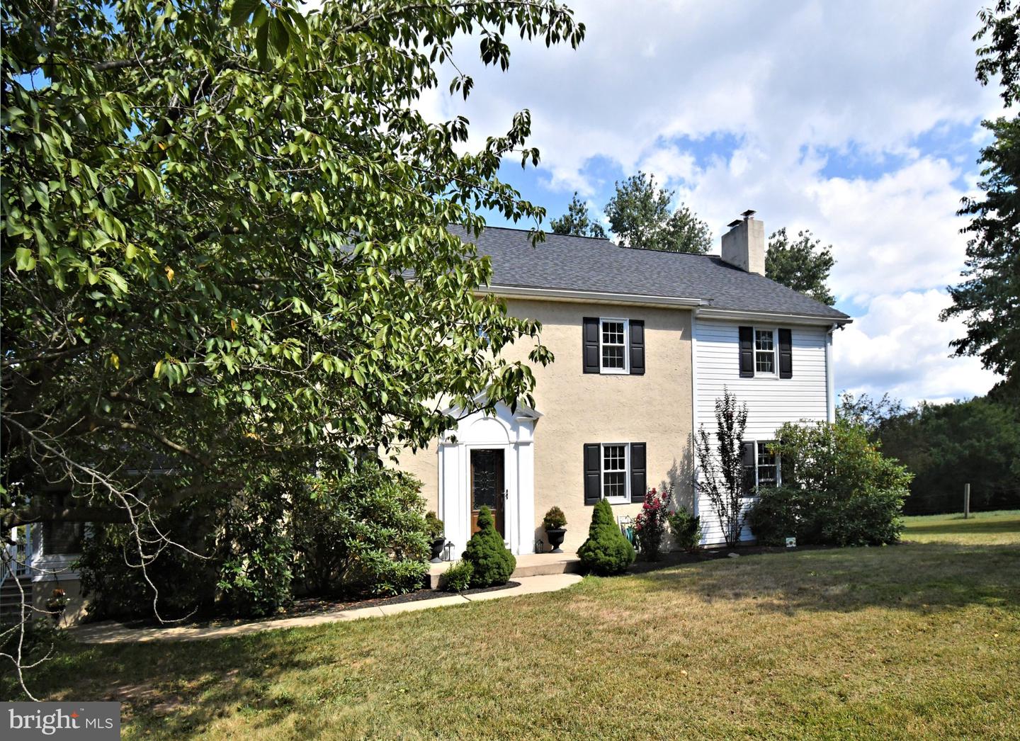 204 Neiffer Rd Property Photo 4