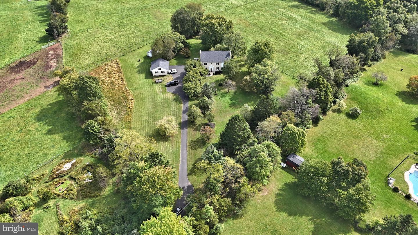204 Neiffer Rd Property Photo 12