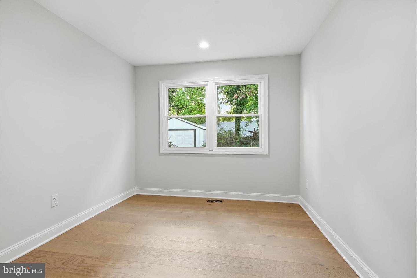 1589 Edgewood Ave Property Photo 11