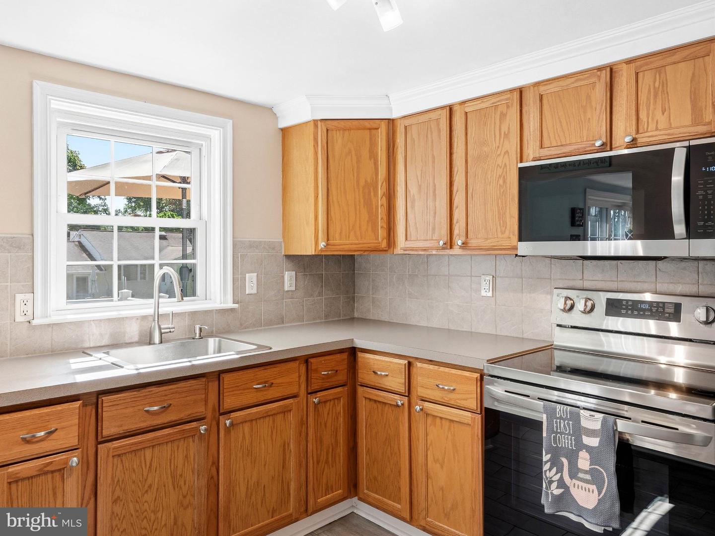 219 Pershing Ave Property Photo 11