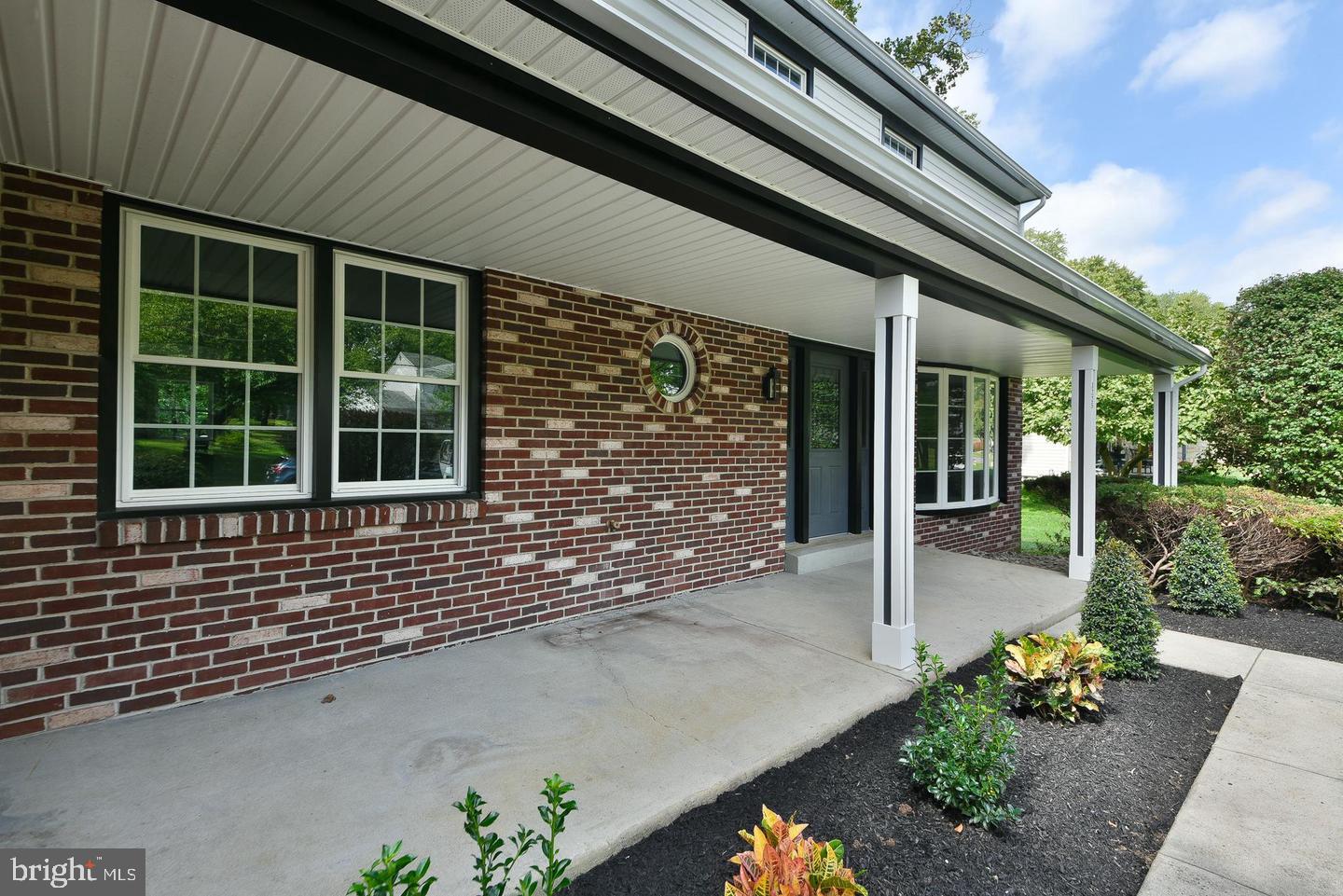 3225 Burn Brae Dr Property Photo 6
